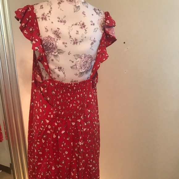 Red Floral Dress with Ruffled Arms - Picture 3 of 4